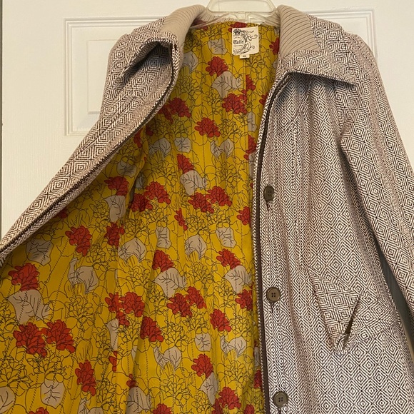 Designer Coat - Picture 2 of 2